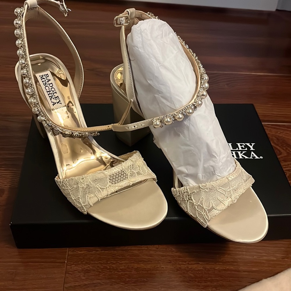 Brand new wedding shoes never worn, too late to return! lace & pearl ivory